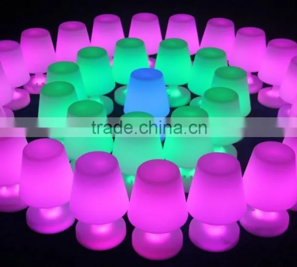 16 Color Change LED Illuminated Duck Shape Table Lamp photo-3
