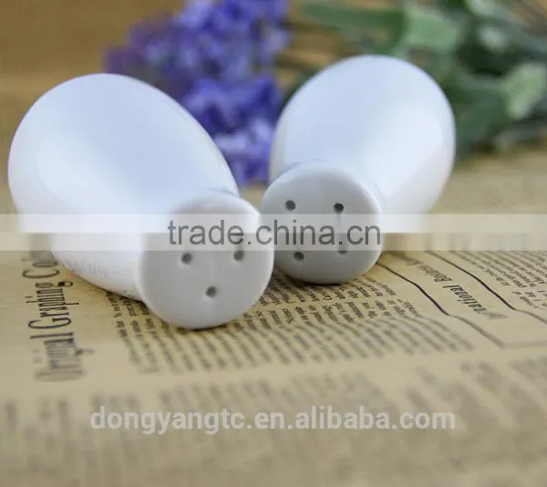 Factory Direct Wholesale Creative Tofu Ceramic Salt and Pepper Set photo-5