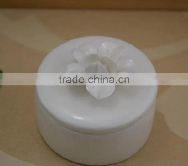 Hand Made Ceramic Jewelery Box With Flower Shape Design photo-3