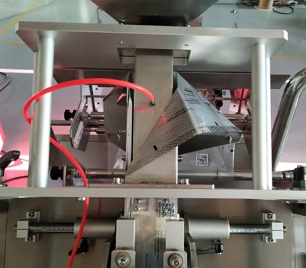 True Quad Seal Bag Declining Filling and Packaging Machine photo-3