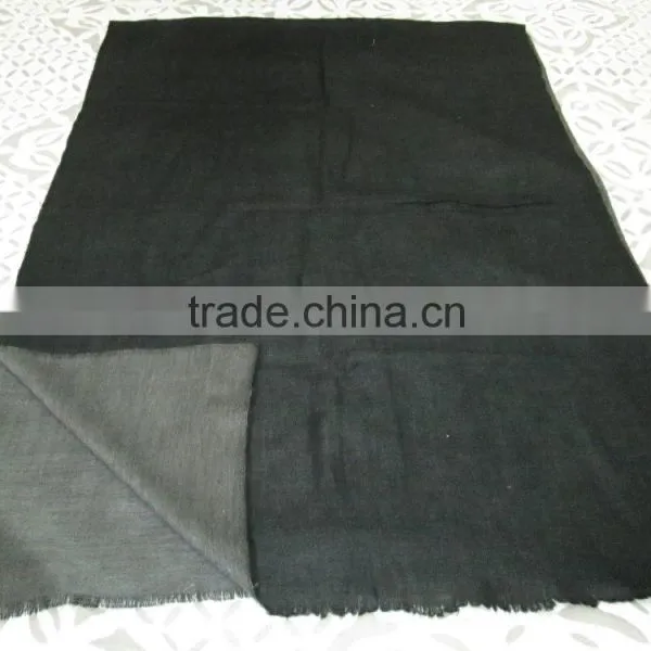 A WEIVED CASHMERE TWIL WEAVE SHAWL
