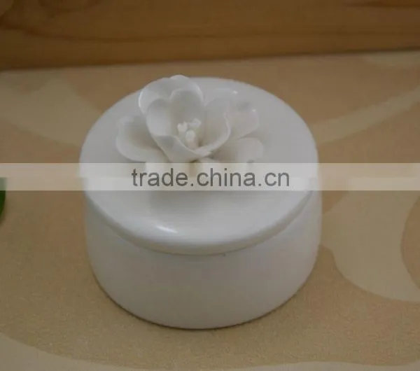 Hand Made Ceramic Jewelery Box With Flower Shape Design photo-5