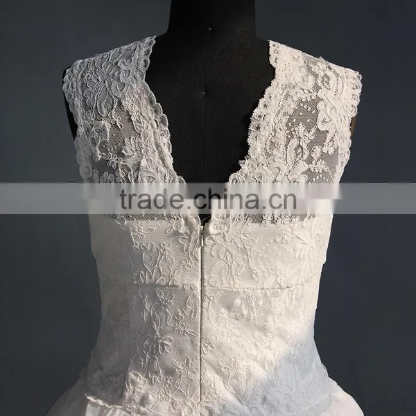 Applique Lace Deep V Neck Wedding Dress photo-4