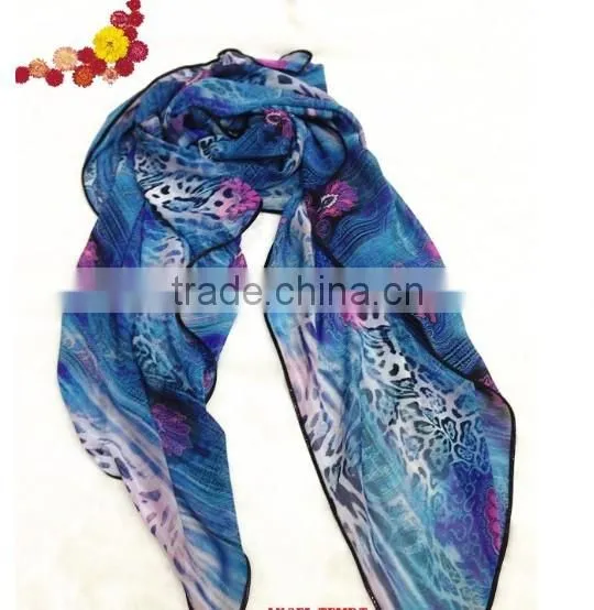 PRINTED POLYESTER SCARF photo-3