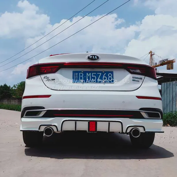 Автомобиль Kia K3 оснащен передней и задней спойлерной накладкой 19-20K3