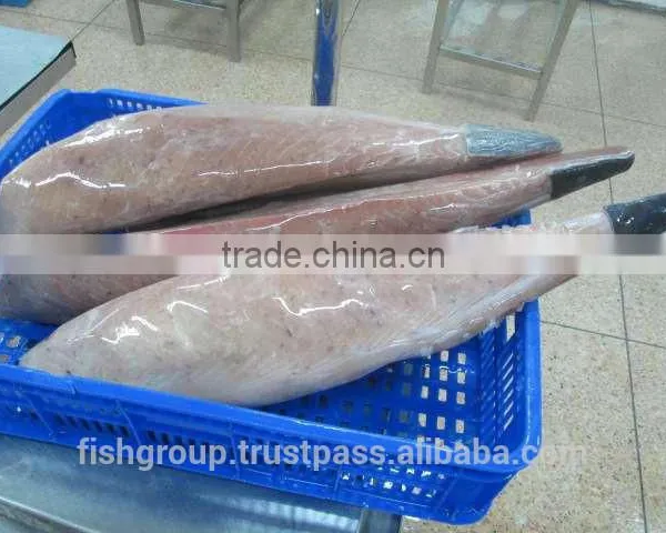 YELLOWFIN TUNA LOINS WITH ONE INCH SKIN PATCH photo-3
