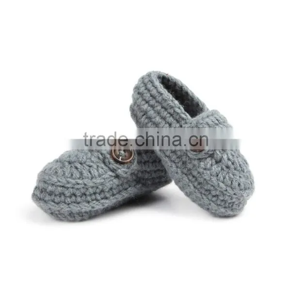 Fancy Button Style Hand Knitted Crochet Shoes Winter Indoor Infant Baby Shoes photo-3