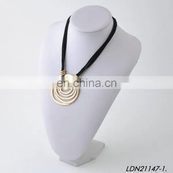 Fashion New Design Suede Layered Circle Pendant Wron Siver and Gold Necklaces photo-4
