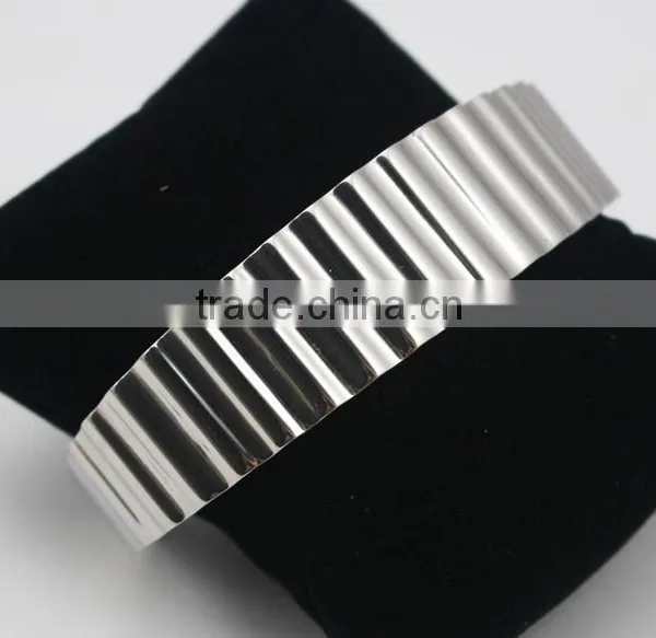 Mirror Polish Personality Lover Bracelets Jewellery Accesories 304L/316L Stainless Steel for Women Men Etched Stripe Bangles photo-6