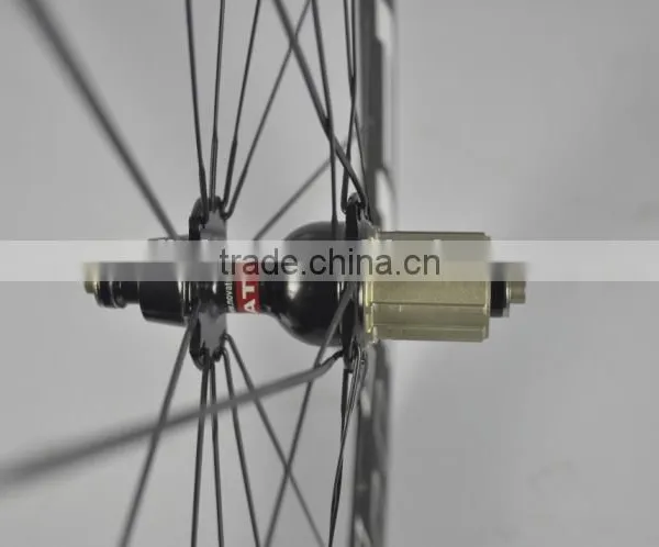 50mm FFWD Carbon Fiber Usd Aluminum Alloy Road Bicycle Wheels for Sale,700c White Carbon Road Bike Wheels for 4x4 photo-2