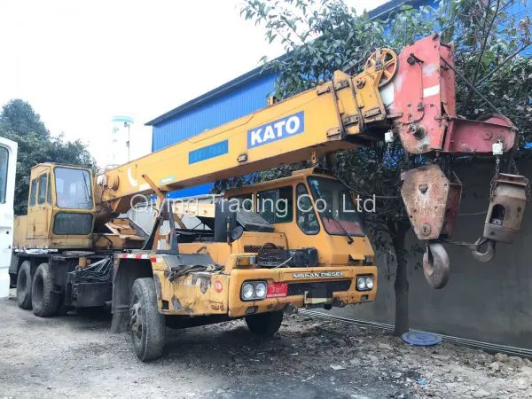 NK250E KATO TRUCK CRANE