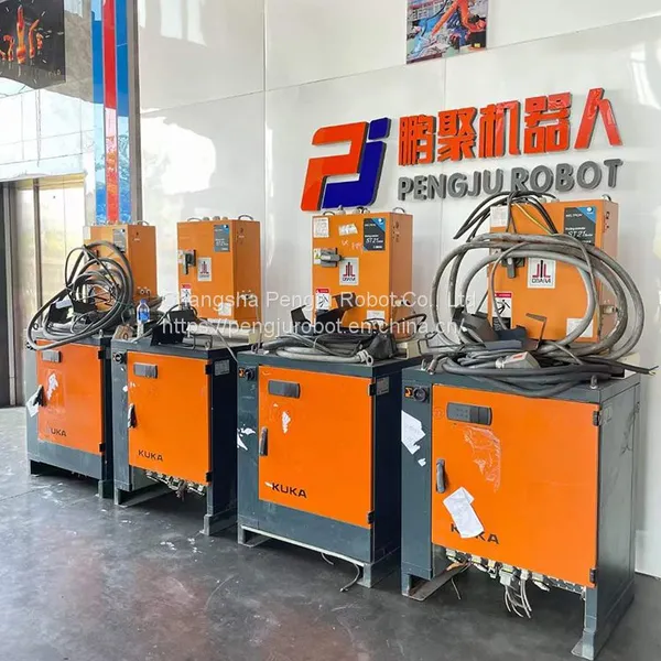 Second-hand Kuka Robot KR210 Second-hand Welding Robot Arm Span 2700mm Load 210kg photo-3