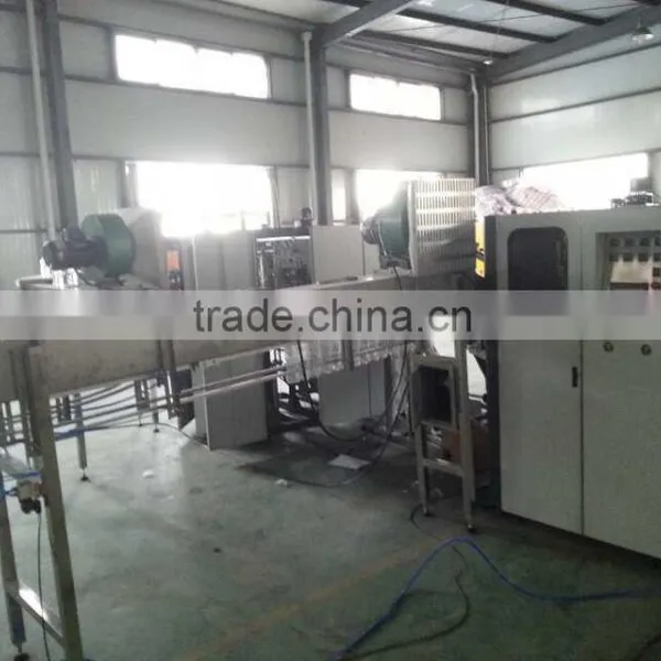 Automatic plastic bottle manufacturing machines