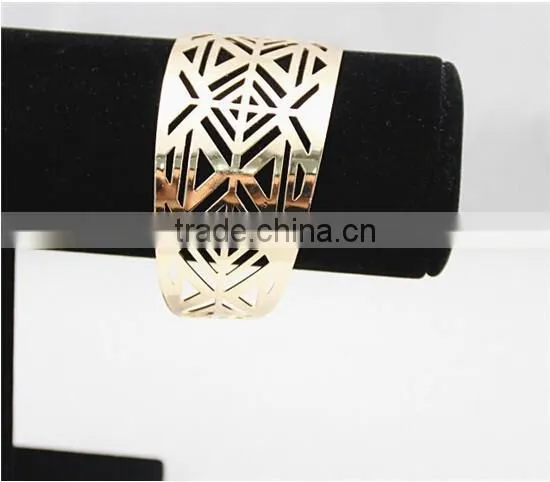 New Design Gold Hollow Triangle Bangles,metal Feather Shape Bangle in Bulk photo-6