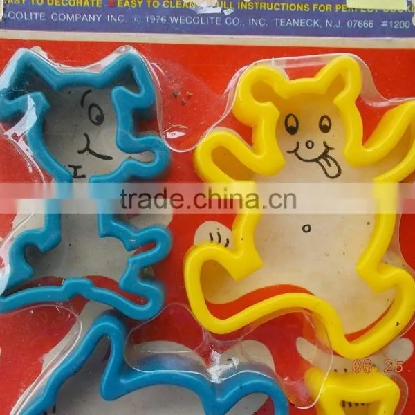 6 Plastic Cookie Cutters Shaped Like Small Animals - Dog, Bear, Painting Tools photo-2