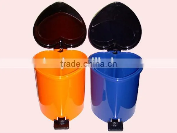 Heart-shaped Houseware Plastic Pedal Trash Bin photo-2