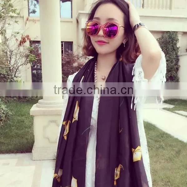 Wholesale Price 2017 Spring and Autumn Women Scarf Black and White Colors Lily Flowers Imitated Silk Material Lady Cappa photo-3