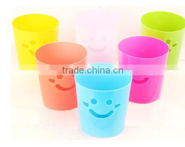 Smiling Face Type Fashion Desktop Trash Can for Office photo-3