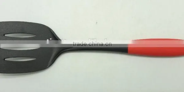 PLASTIC KITCHEN TOOLS