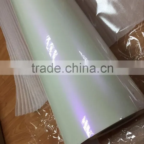 Pearl White Car Wrap Film 1.52*20m With Air Free Bubbles , Chameleon Pearl White to Purple Car Wrap Film photo-2