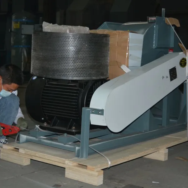 Heavy-Duty Diesel Wood Shredder With 1000kg/hr Throughput for Sawmills photo-4
