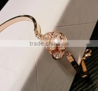 Fashion New Gold Bracelet 18K Plated Jewelry Bangle New Design Flower Crystal Metal Bangle photo-2
