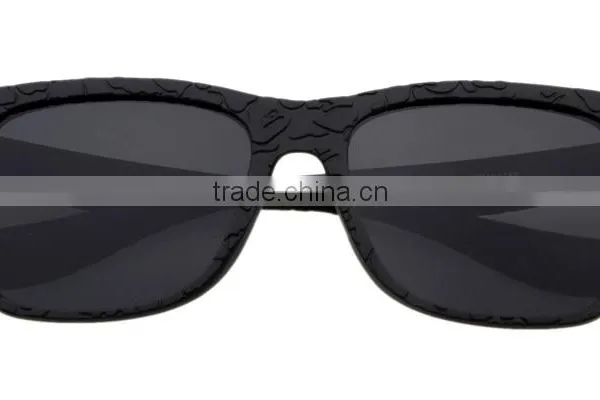 New Style Super Fashion Sunglasses Brand Embossed Flower on Frame photo-4