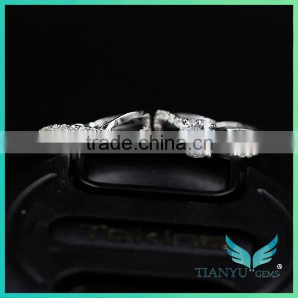 Fashion Design 18K White Gold Round 100facets Cut Moissanite Diamond Rings for Wedding photo-2