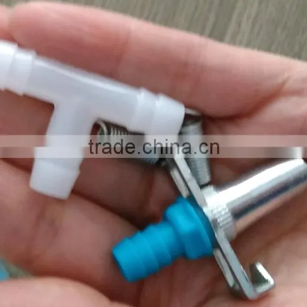 2016 Hot Sales Automatic Drinking Fountain Chicken Nipple Drinker for Rabbit photo-2