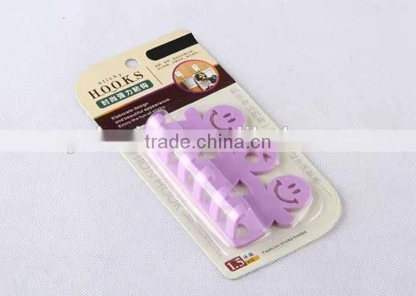 Human Shaped 6 Hooks Plastic Toothbrush Holder photo-2