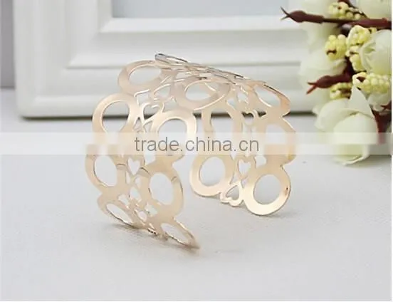 Dubai Fashion Jewelry 2015 Heart Hollow Bangle With Factory Direct Sale photo-5