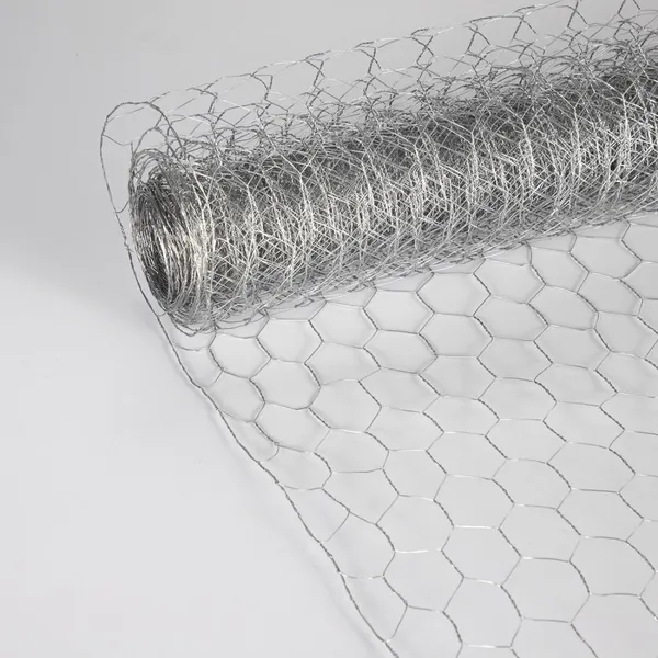 Hot Dipped Galvanized Hexagonal Wire Netting Chicken Wire Roll For Farm Poultry Fencing