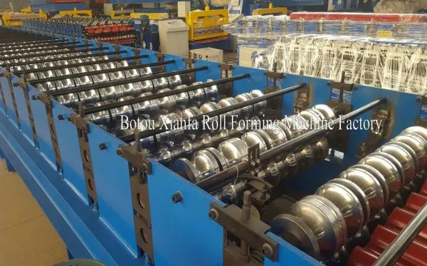 High Quality Glazed Roofing Sheet Roll Forming Machine photo-5