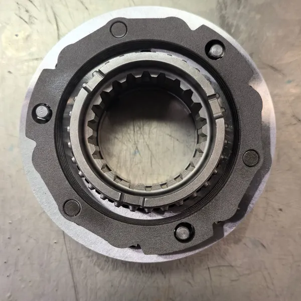 Transmission synchronizer, transmission shaft gear