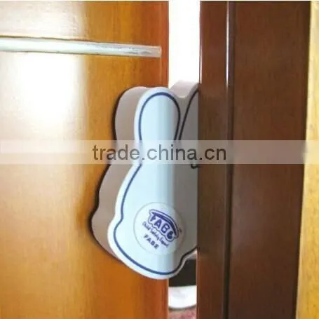 J301 Palm Door Stopper for Baby Cute Safety Gate Guard photo-3