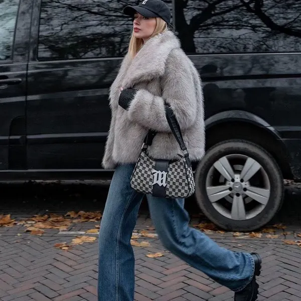 Fashionable Solid Color Collared Short Faux Fur Coat for Elegant Winter Commuter Look photo-2