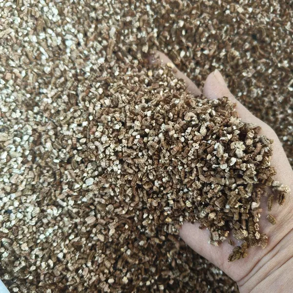 Xinjiang Expanding Silvery-white Vermiculite Seedling Cultivation Incubation Warm Pad Vermiculite Sachet Granules Golden-yellow Vermiculite