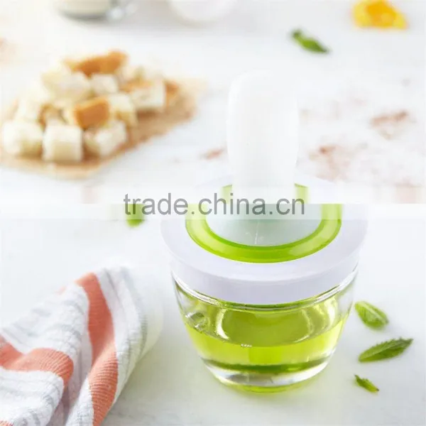 Good Quality Convenient Oil Bottle With Brush Kitchen Silicone Cooking Oil Brush photo-2