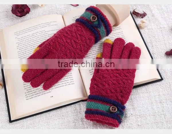 Hot Sale For Christmas Unisex Touch Screen Gloves For Couples 2 Fingertips With Conductive Fiber photo-4