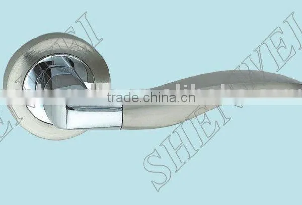 AZ03-331 SN/CP Zinc Handles on Rosette