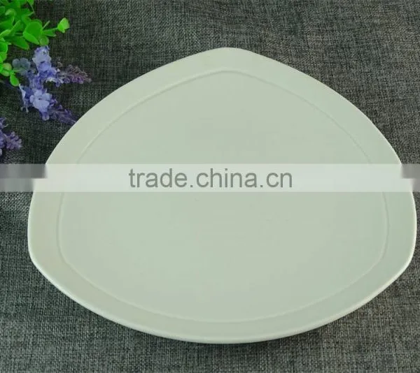10'' White Triangle Shape Ceramic Plate Irregular Porcelain Plate photo-2