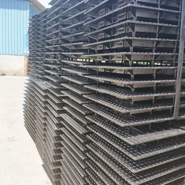 En124 Standard Cast Iron Gully Grating / Storm Drain Cover for Municipal Construction photo-2