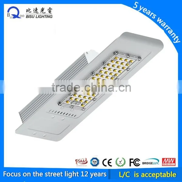 Meanwell 150w Led Street Light Retrofit With High Lumen IP67 IK08 photo-2