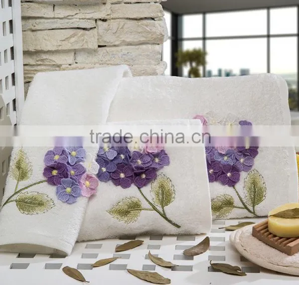 ORTENSIA HANDMADE FLORAL TOWEL
