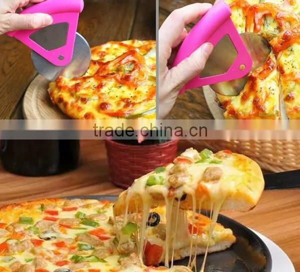 CY135 Stainless Steel Pizza Cutter With Handle Rolling Pizza Knife photo-5