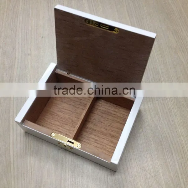 New Small White Cigarette Box/Case photo-2