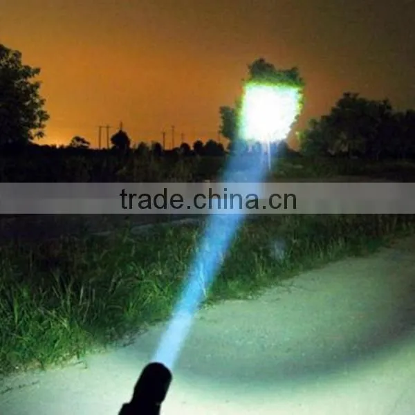 Waterproof 600 Lumen LED Light Source Zoomable Flashlight photo-3