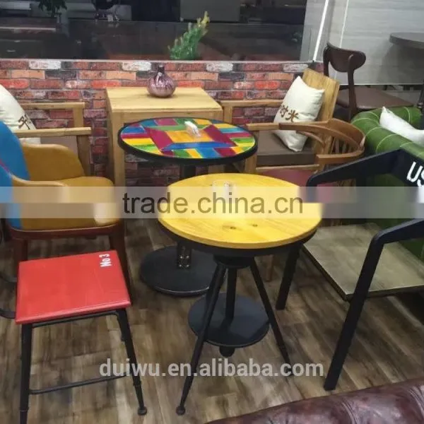Factory Wholesale Bar Furniture Metal Bar Table and Chairs for Sale