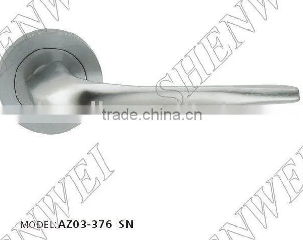 AZ03-376 SN Zinc Door Handle on Rose
