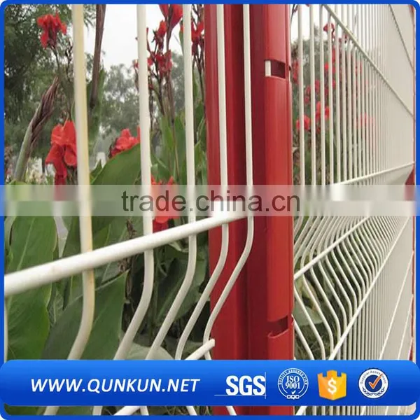 Hot Dipped Galvanized Pvc Coated Weld Wire Mesh Triangle Bending Fences for Houses Factory(curved Fence) photo-5
